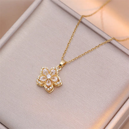 Spinning Flower Zircon Necklace